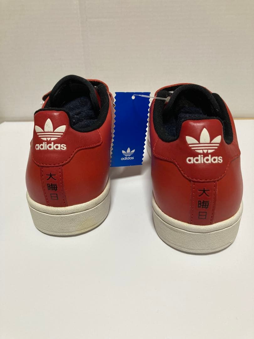 adidasマスター大晦日　限定スニーカー