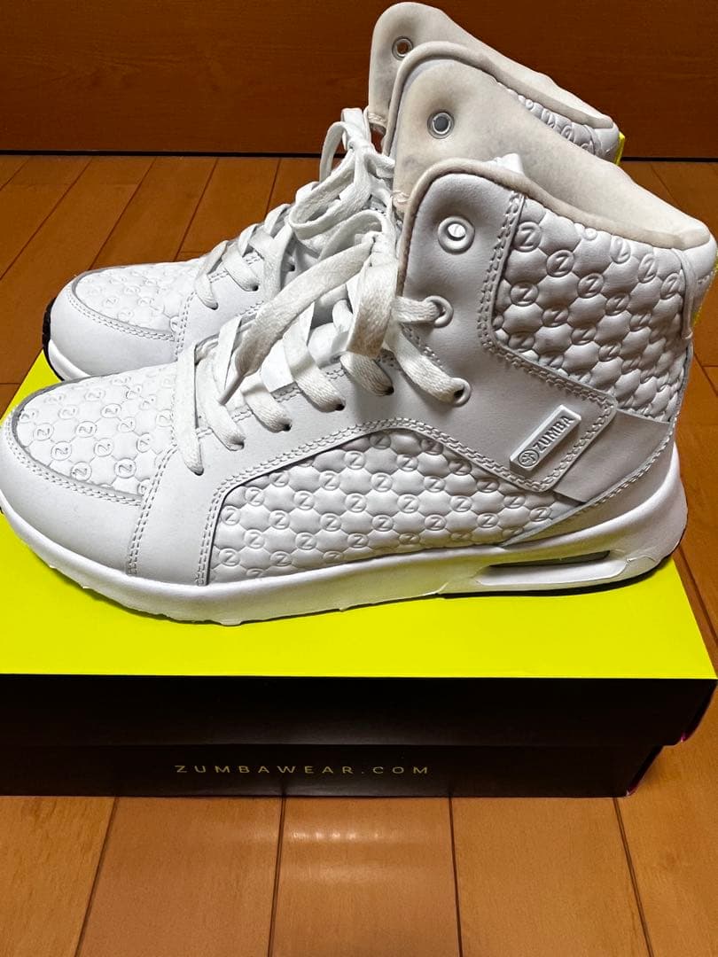 ZUMBA シューズ　24㎝(US 7)