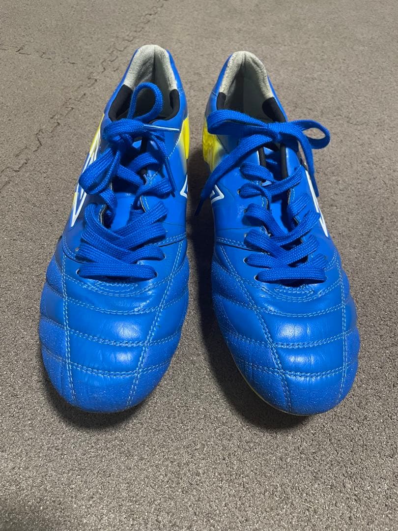 umbro ACCERDOR サッカーシューズ スパイク 青/黄　アンブロ