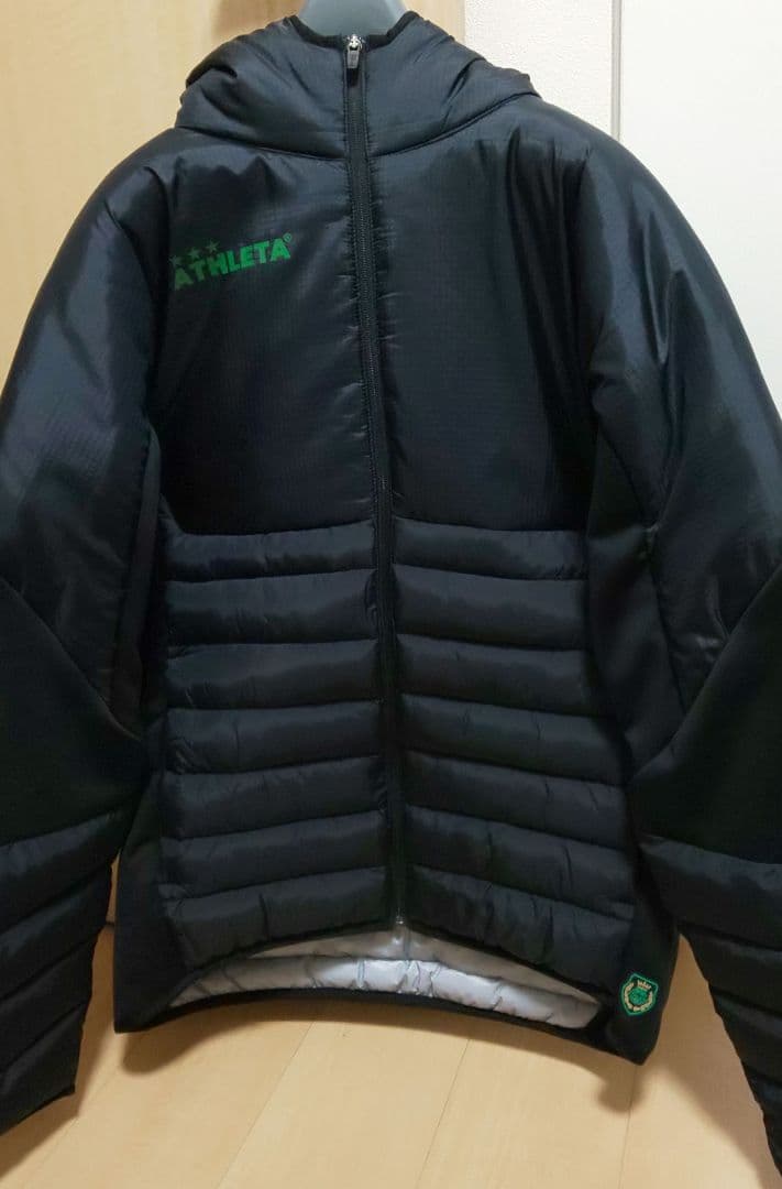 東京ヴェルディ ATHLETA フード付き中綿ジャケット 黒 サイズO
