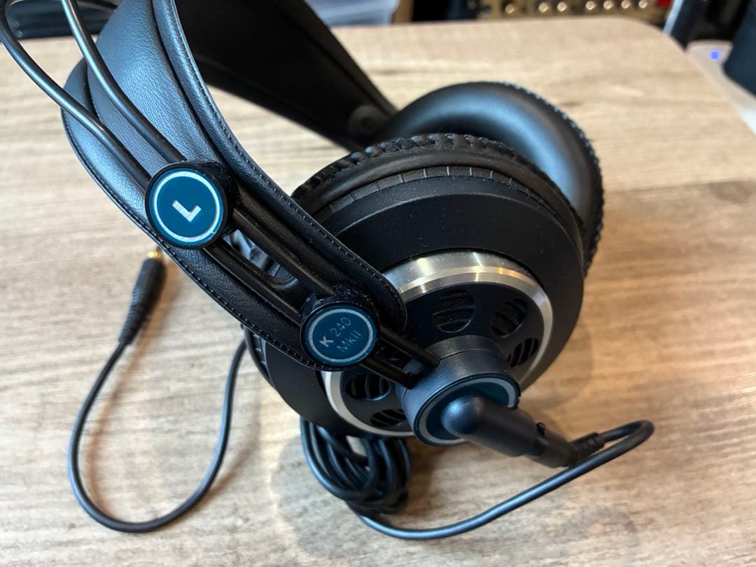 AKG ( アーカーゲー )K240MK2 セミオープン型ヘッドホン