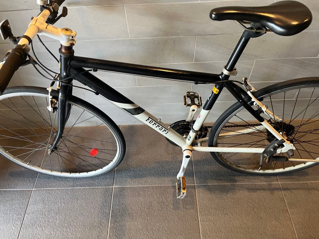 【東京近郊受渡希望】クロスバイク　フェラーリ　軽量車体　即乗可能