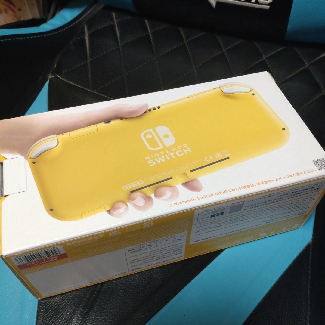 Nintendo Switch Lite イエロー　新品　未開封未使用　美品