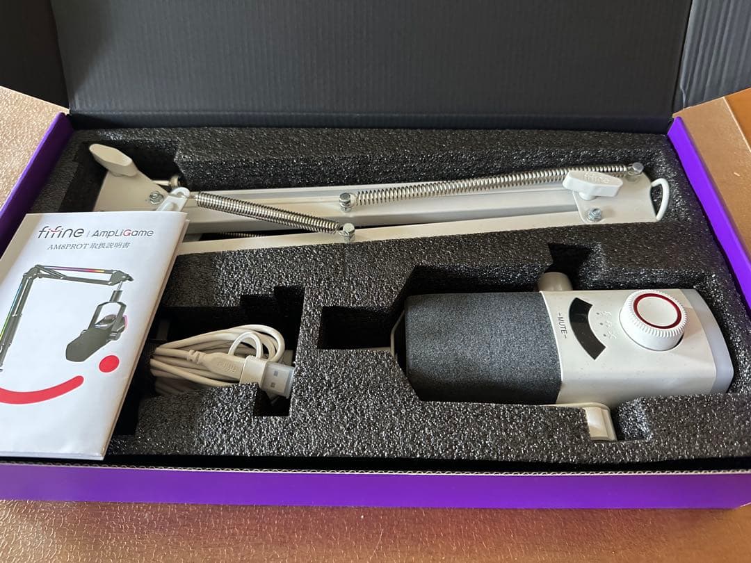 新品　FIFINE AM8 PROT ゲーミングマイク　ホワイト