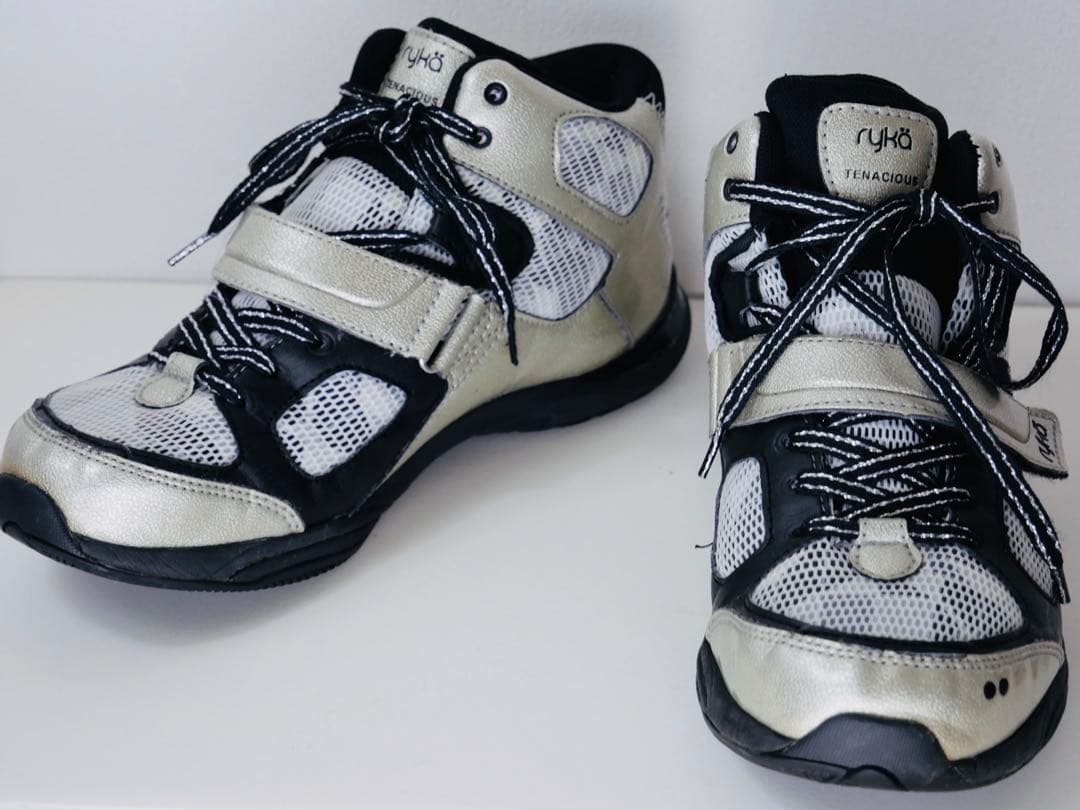 超美品【ryka TENACIOUS】ライカテナシオス24.5㎝