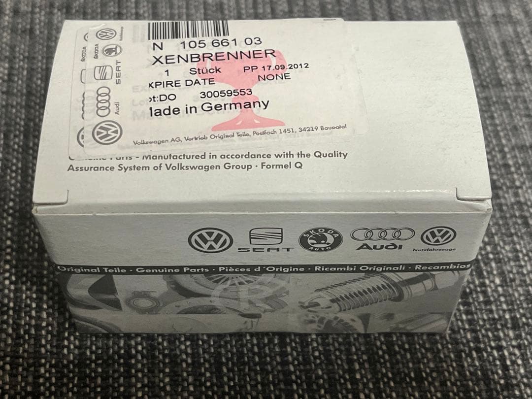PHILIPS HIDバルブ　キセノンバルブ　2個　D1S 35W VW純正品