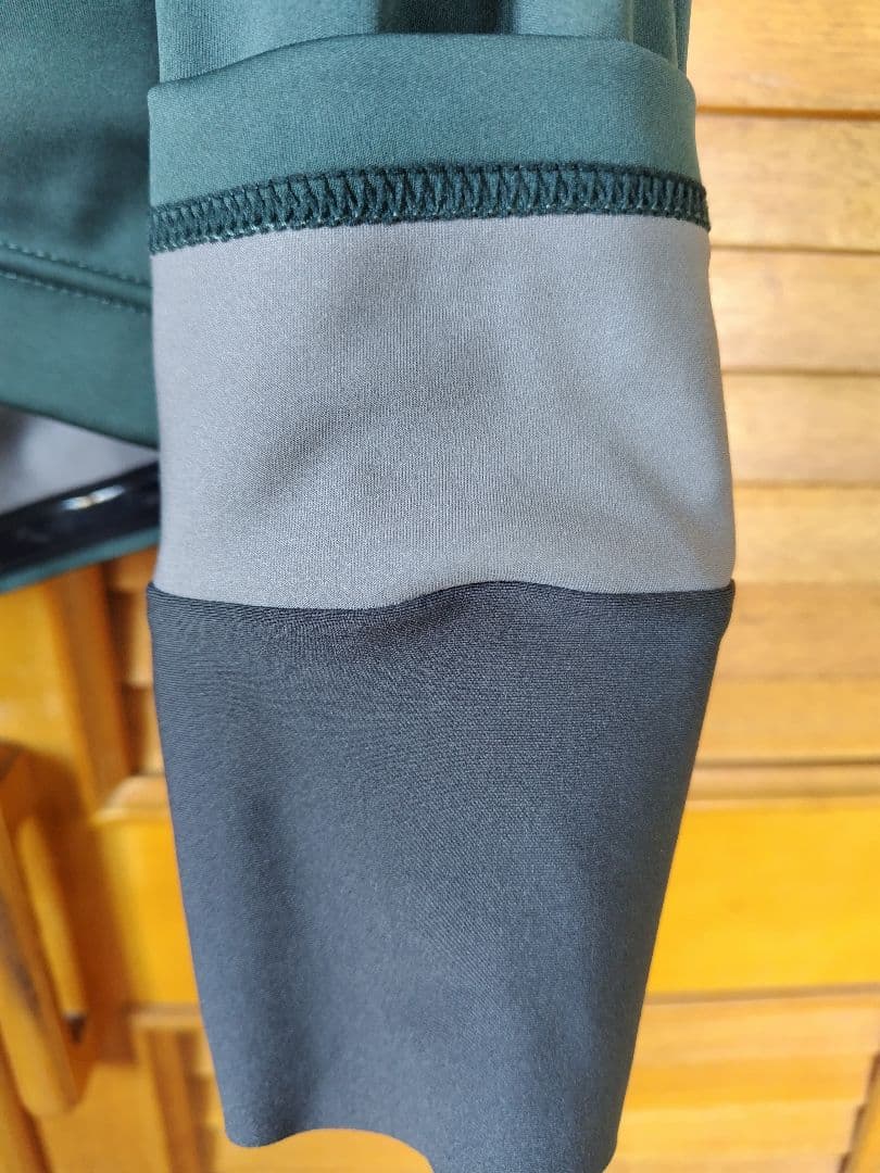 CASTELLI　カステリGO JACKETサイズXS