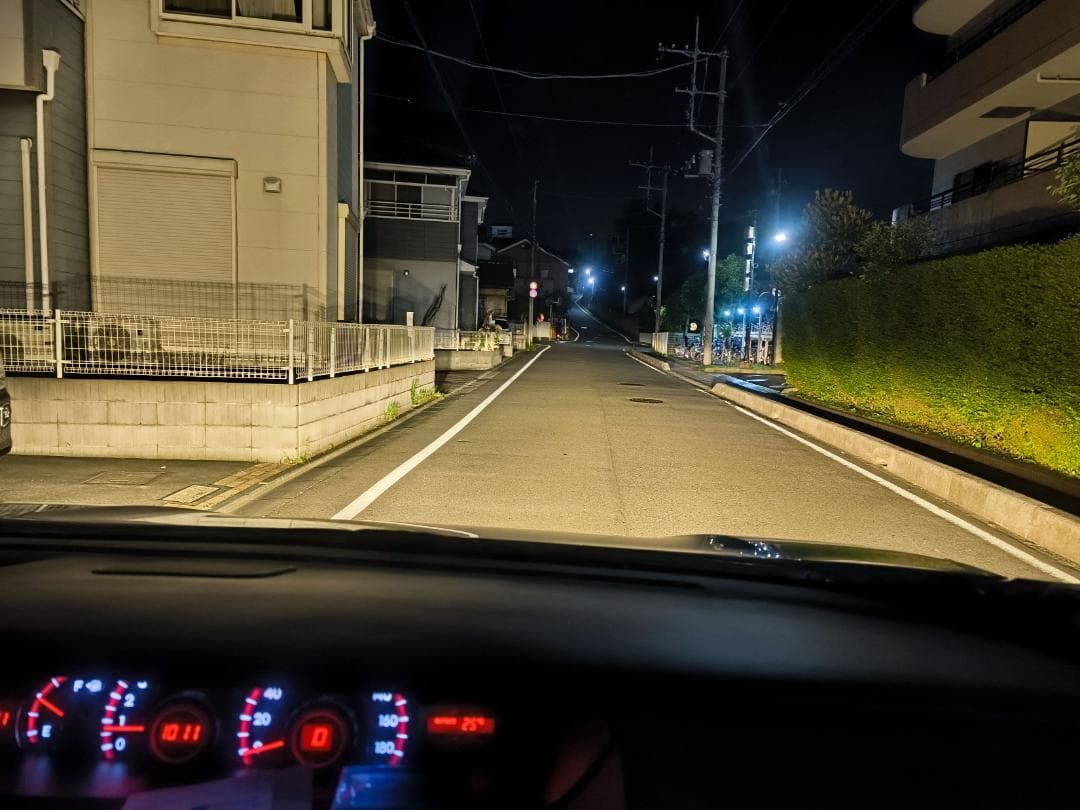 18LED　シリーズS　ハロゲン色宇宙一明るいバルブ　H11H8H16HB4