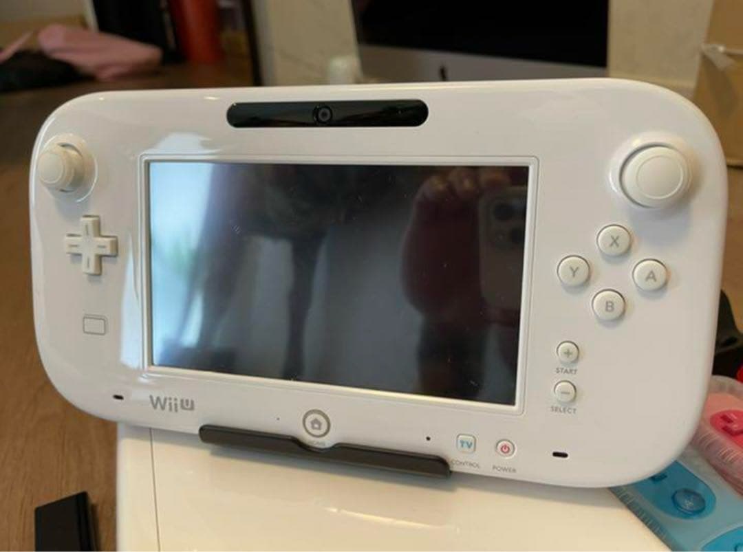 Nintendo WiiU 本体とコントローラー4個付き