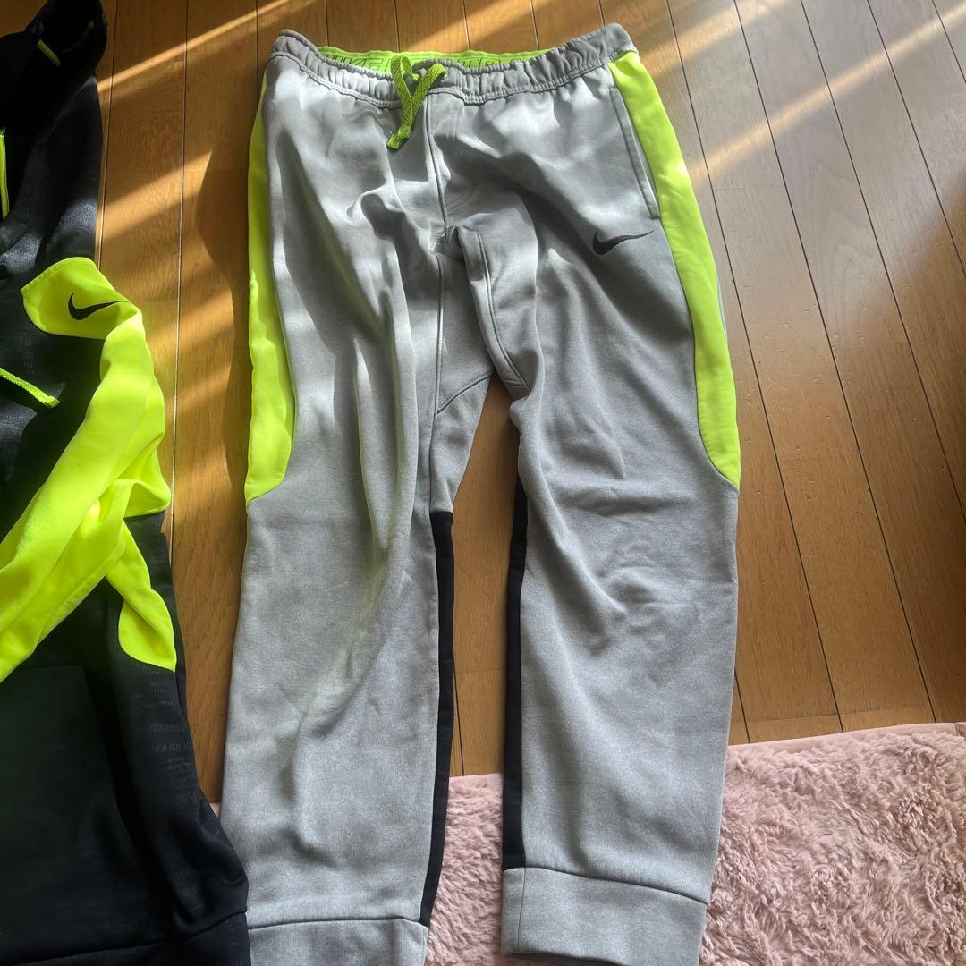 Nike ジャージ上下セット 黒/蛍光イエロー