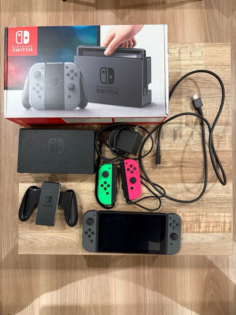 Nintendo Switch 本体付属