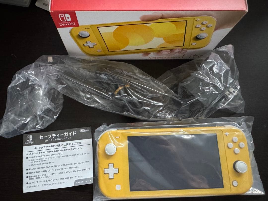 Nintendo Switch Lite　イエロー
