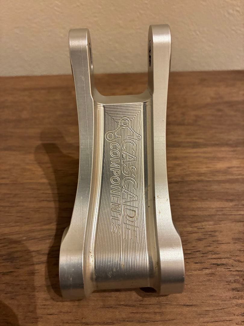 SantaCruz5010 V4 リンク burgtecリアアスクル