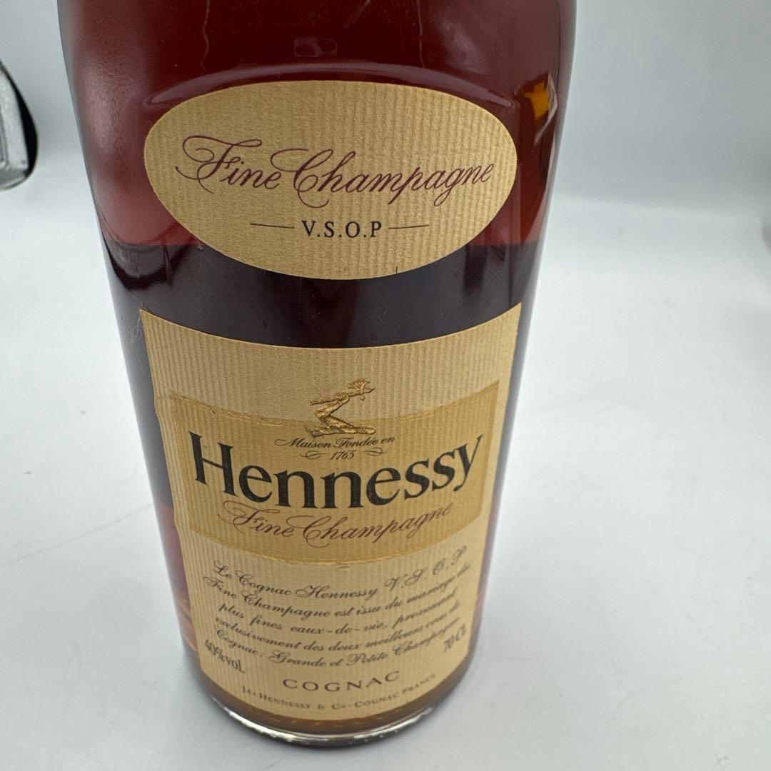 ②Hennessy V.S.O.P コニャック 700ml