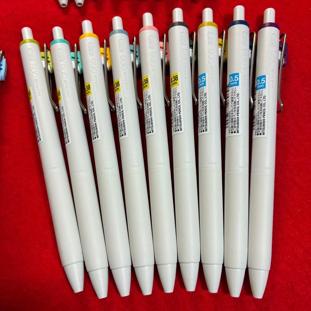 【美品‼️】 【限定色30本】ユニボールワン 限定色30本
