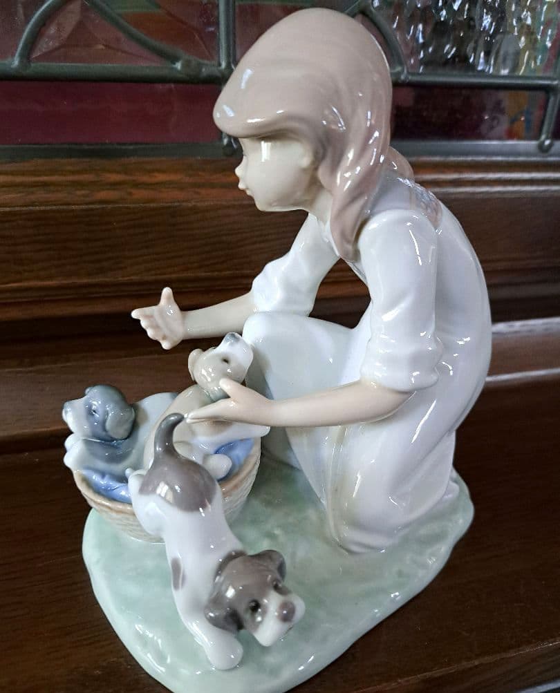 リヤドロLLADRO 「こっそりお外へ」#5595