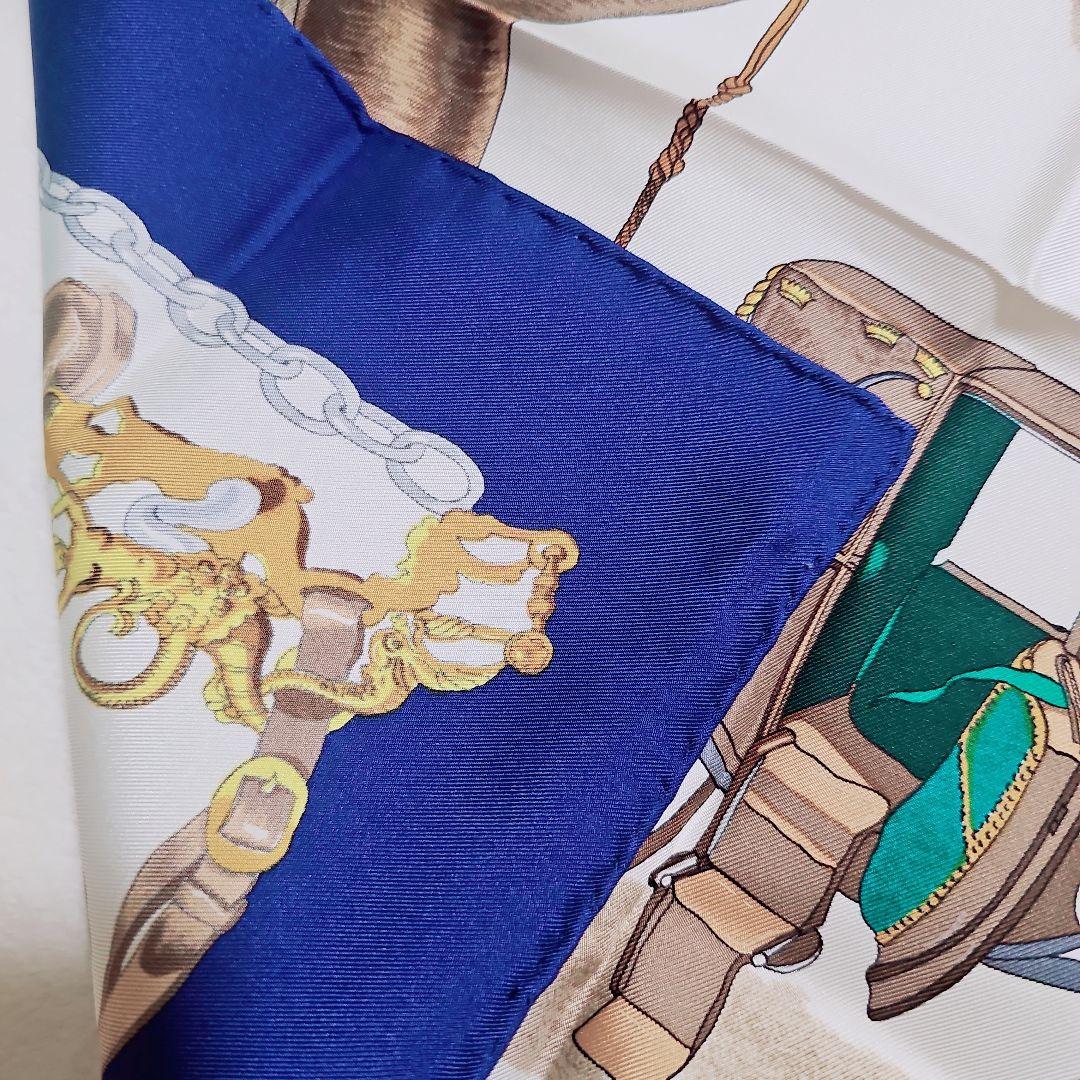 未使用美品✨HERMES　MUSEE　 博物館　美術館 大判シルクスカーフ　袋付
