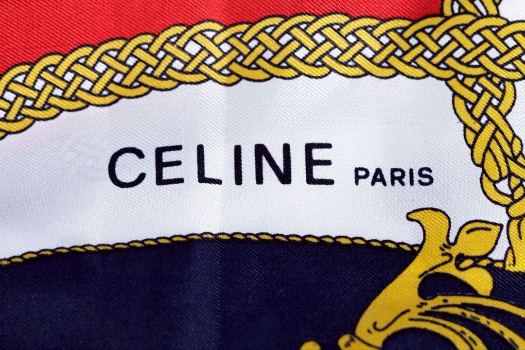 美品CELINE シルクスカーフ ネイビー レッド グリーン
