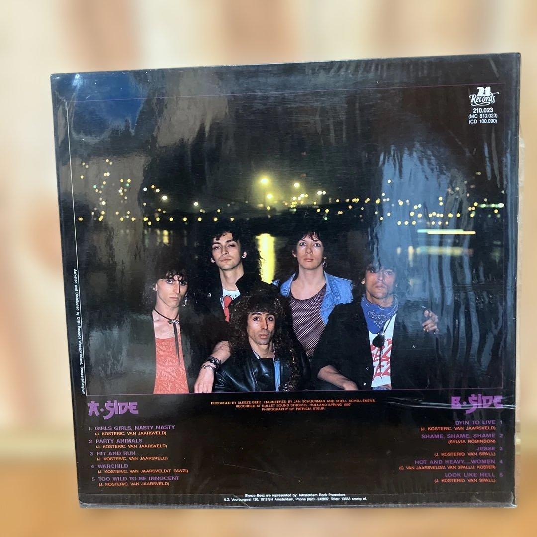 SLEEZE BEEZ スリーズ・ビーズ Look Like Hell