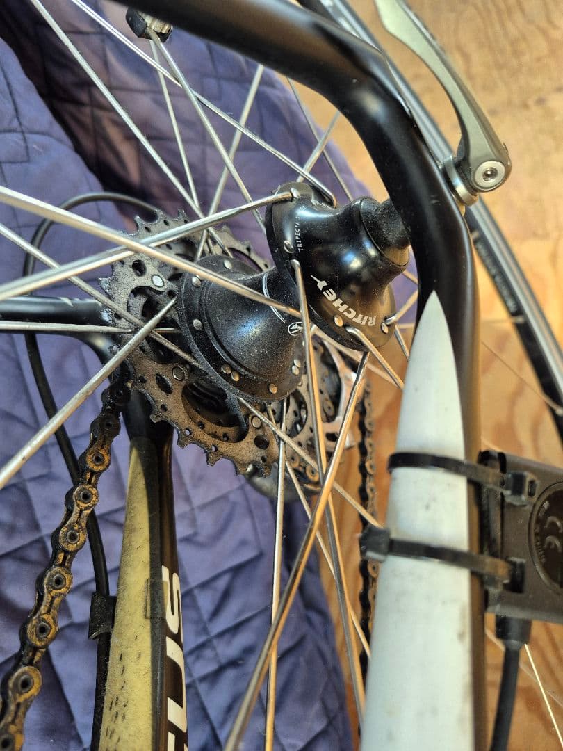 FOCUS EINDHOVEN PRO ロードバイク　フォーカス　イザルコ　中古