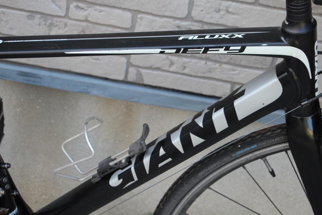 引き取り限定♪人気のGIANT♪DEFY3♪軽量アルミフレーム♪スポーツの秋に♪