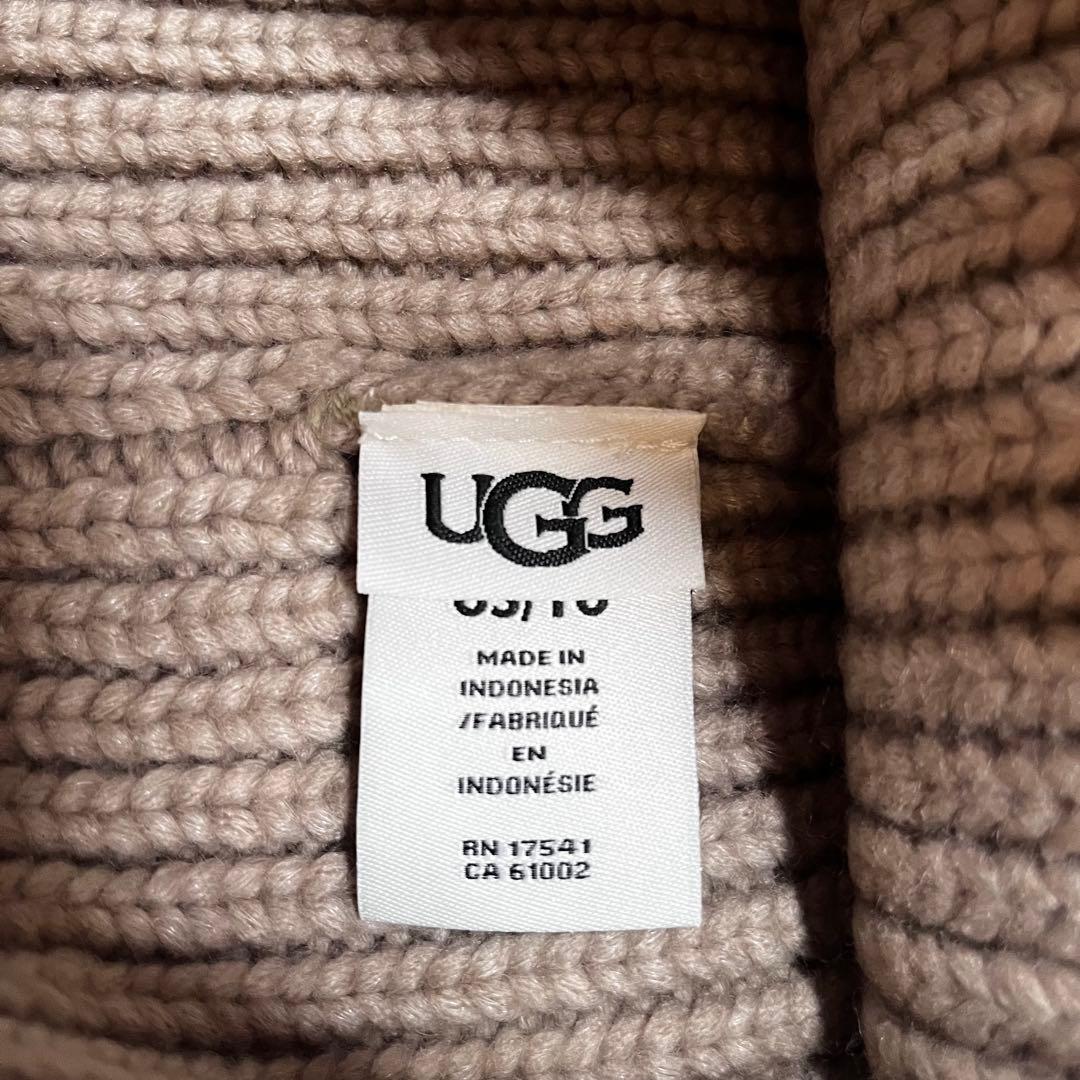 【新品未使用】UGG ニット帽 ビーニー　PUTTY モカ　ベージュ　01