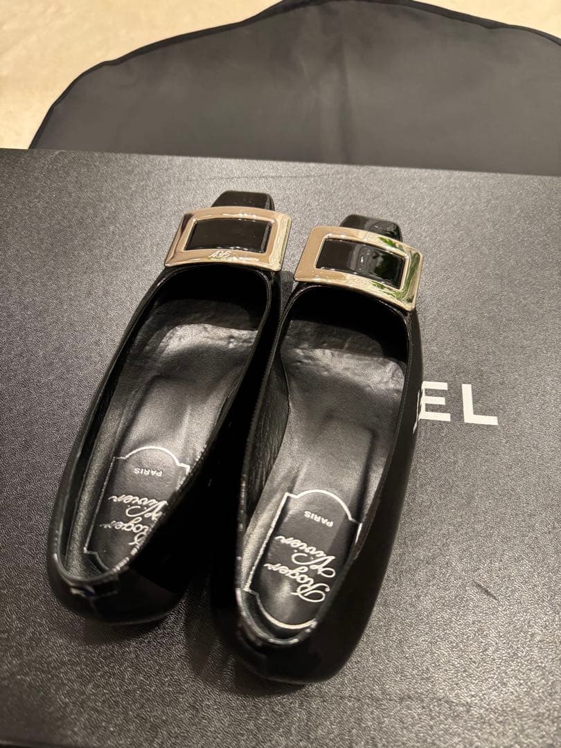 Roger vivier パテントレザー バレリーナ