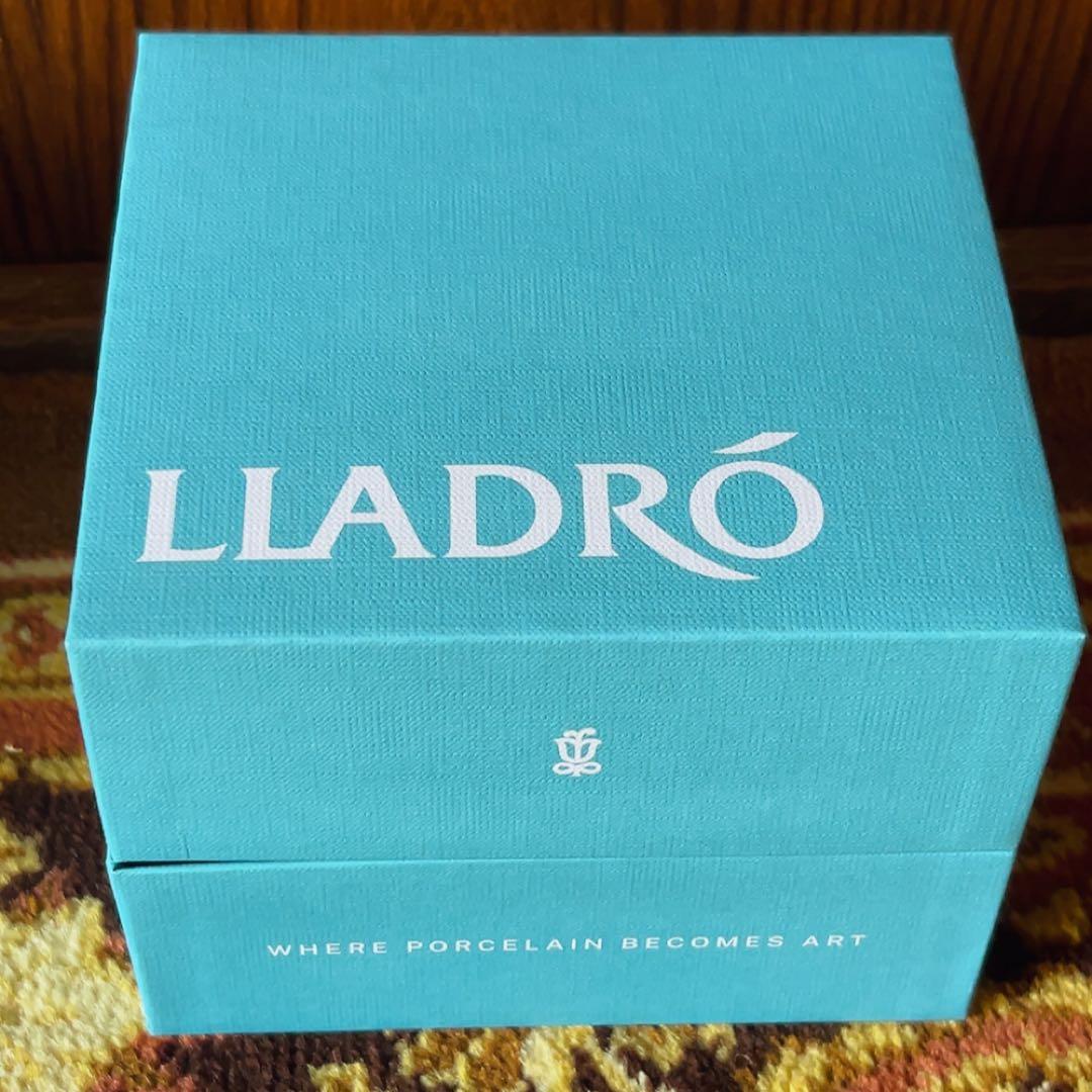 【新品】LLADRO リヤドロ 《驚いた仔猫ちゃん》専用箱付き