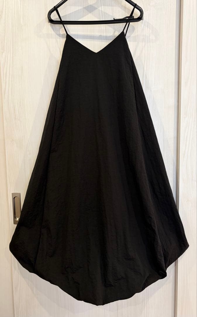 【美品】hinari バルーンシルエットワンピース ブラック S