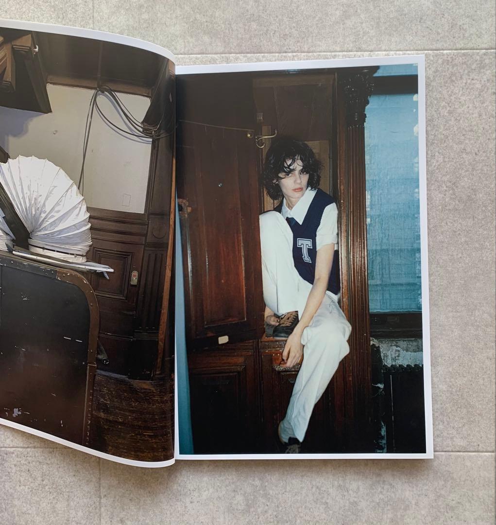 テス・ペトロニオ写真集 ANNE IMHOF'S DOOM DOCUMENTED