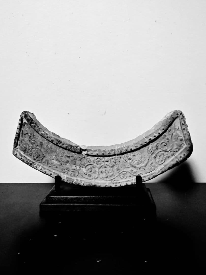 唐草文軒平瓦　古代瓦　新羅　高麗　考古発掘品　古美術　花呼ぶ器　仏教美術