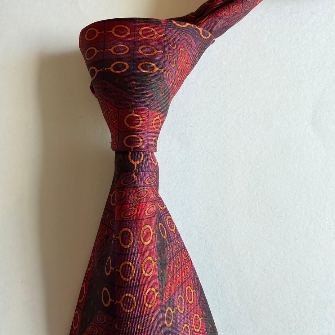 GUCCI グッチ　ボルドー　ブラウン系　サイコロ柄幾何学模様 ゴールドネクタイ