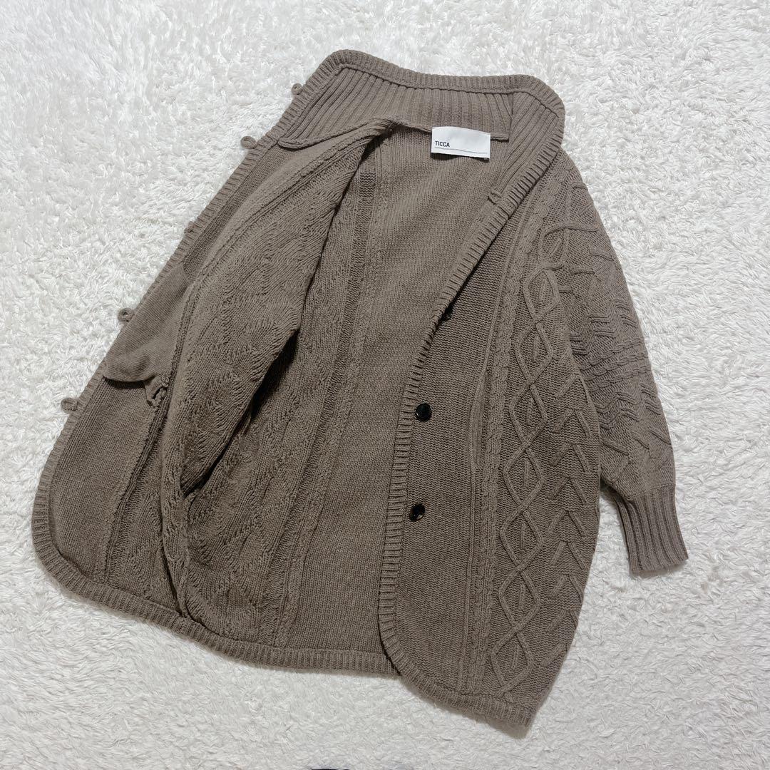 美品✨ティッカ　ハンドケーブルニットポンチョカーディガン　ベージュ