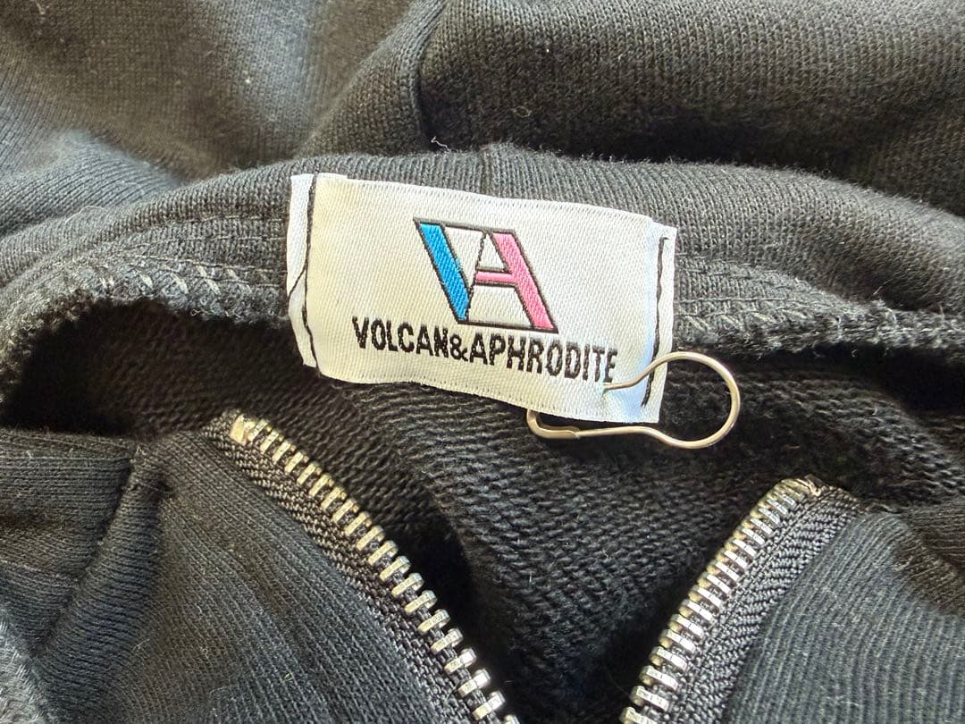 VOLCAM & APHRODITE ブラックパーカー オーバーサイズ