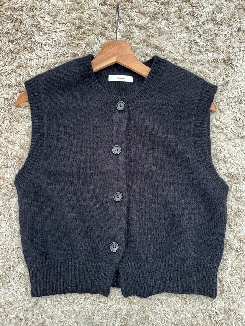 anuke Crewneck Botton Vest クルーネックボタンベスト