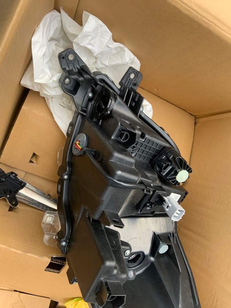 多分美品　スペーシアカスタム　MK53S　右ヘッドライト　LED