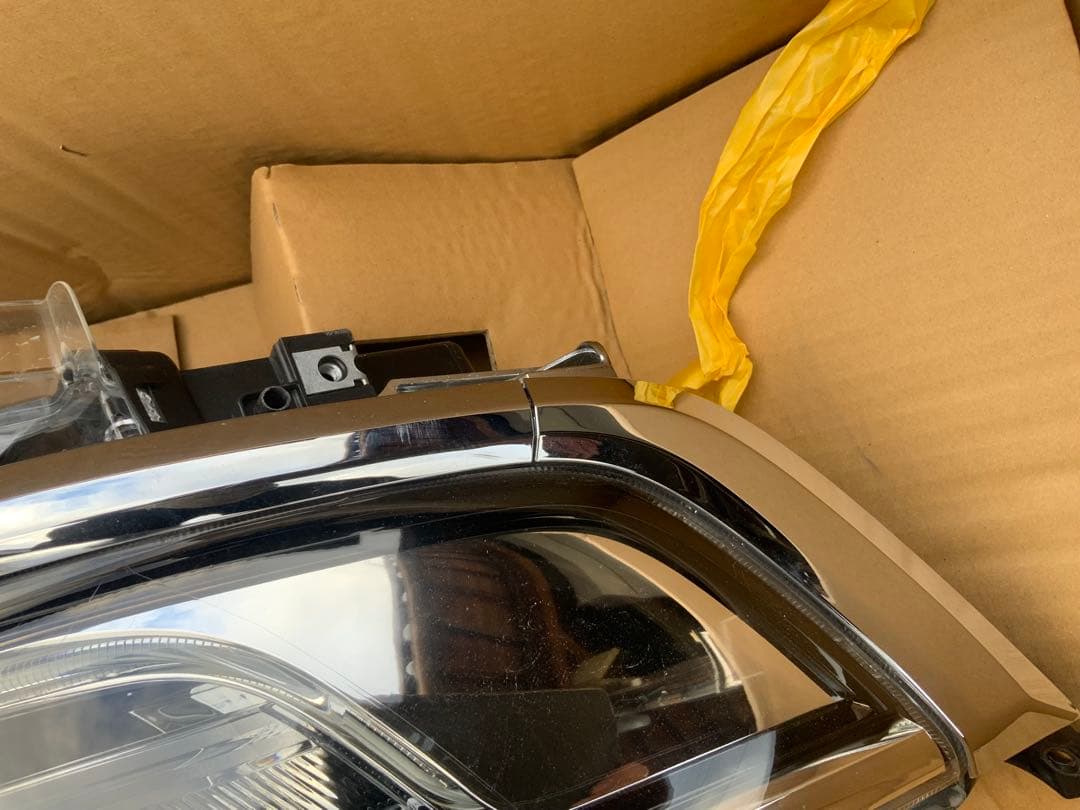 多分美品　スペーシアカスタム　MK53S　右ヘッドライト　LED