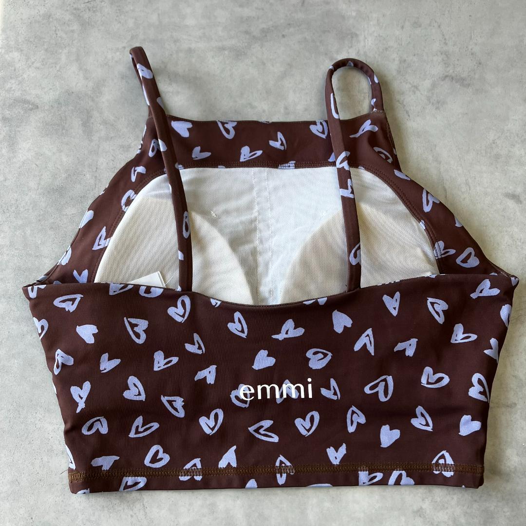 美品　emmi　ペイントハートブラトップ　トレーニングウェア　ビスチェ　1055