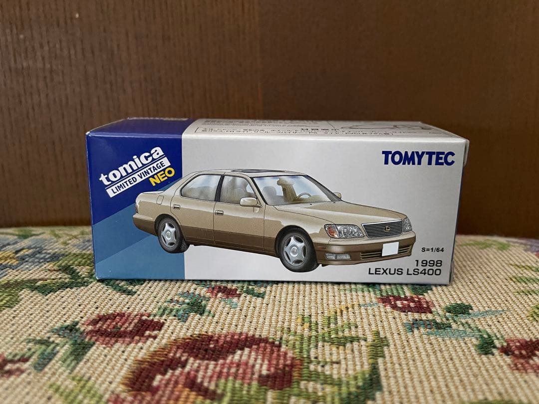 トミカリミテッドヴィンテージネオ LEXUS LS400 1998 ゴールド ①
