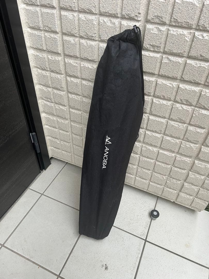 ANOBA ひじ掛けつきハイバックチェア　ロータイプ