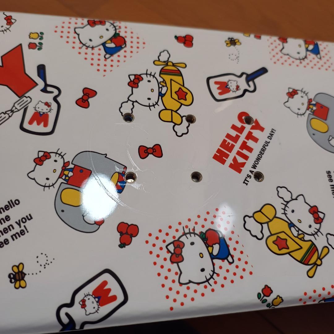 【送料込み】HELLO KITTY スノーボード　ハローキティ 110cm 中古