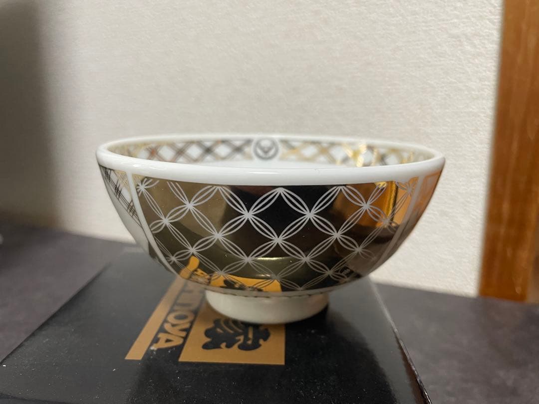 未使用:吉野家DXセット(並盛り丼ぶり・ゴールド丼ぶり×2・湯呑み×2・れんげ)
