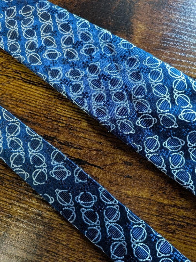 《ほぼ未使用》Vivienne Westwood ヴィヴィアン Blueネクタイ