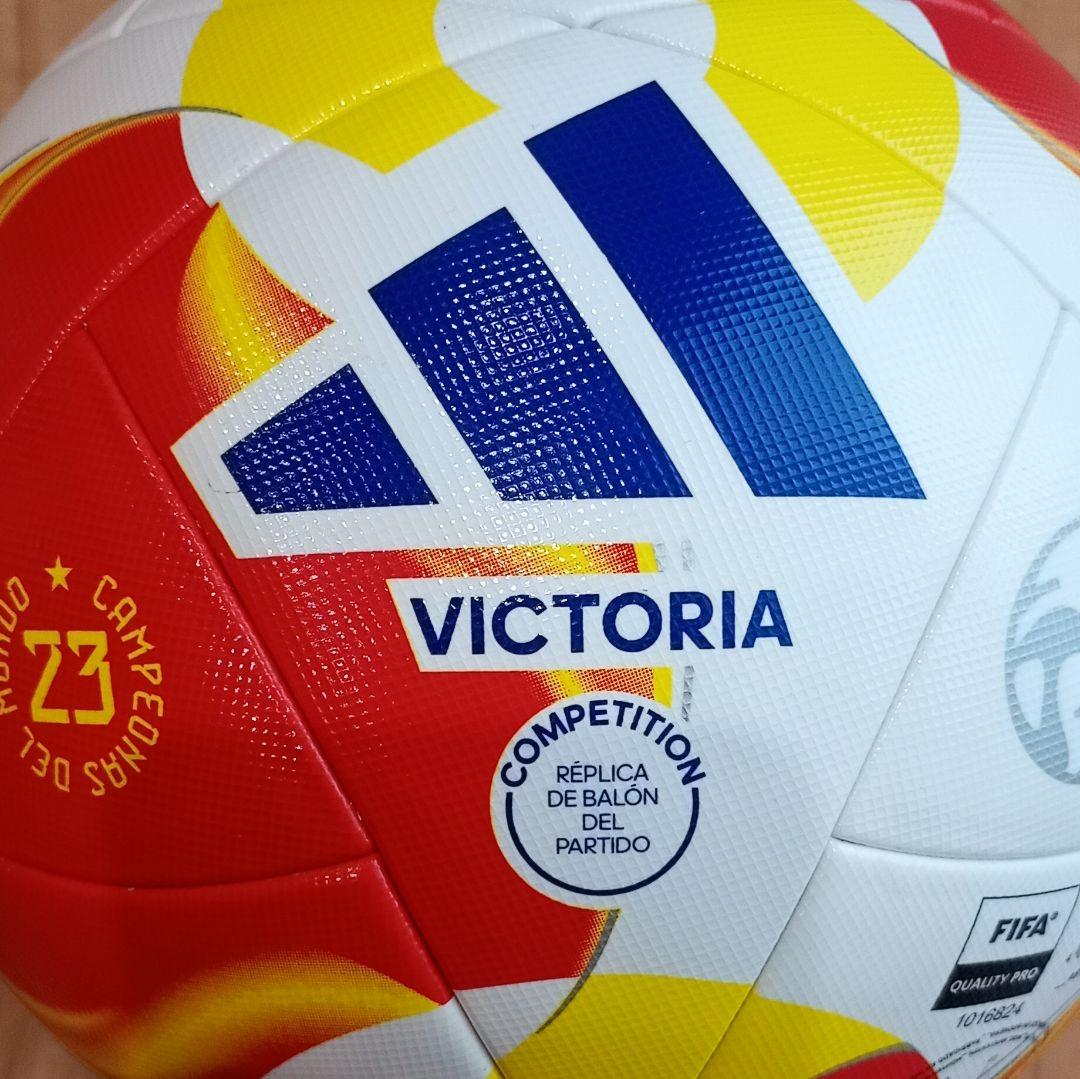 adidas サッカーボール　5号球