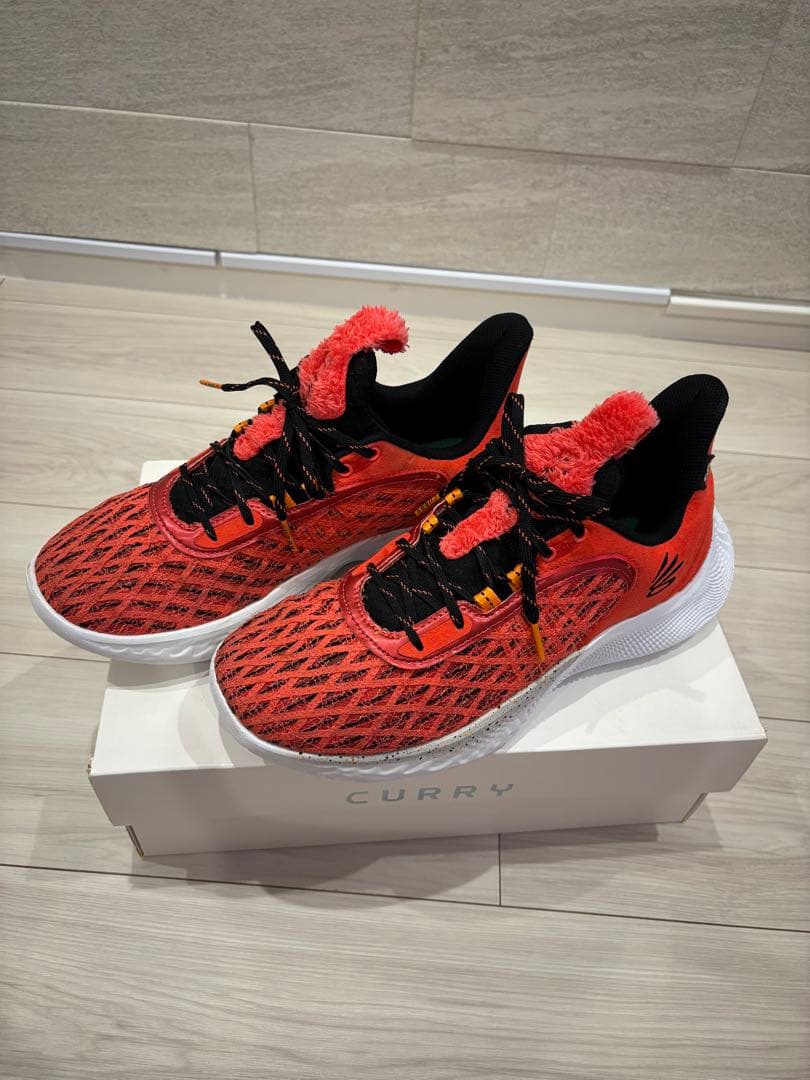 Curry9 UNDER ARMOUR セサミストリートエルモ 27.5cm