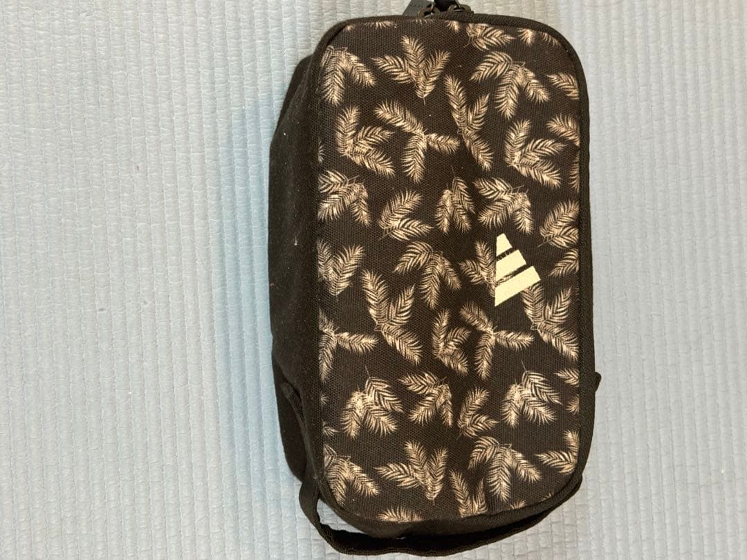 adidas ブラック バイザー TZ221他ラウンド小物