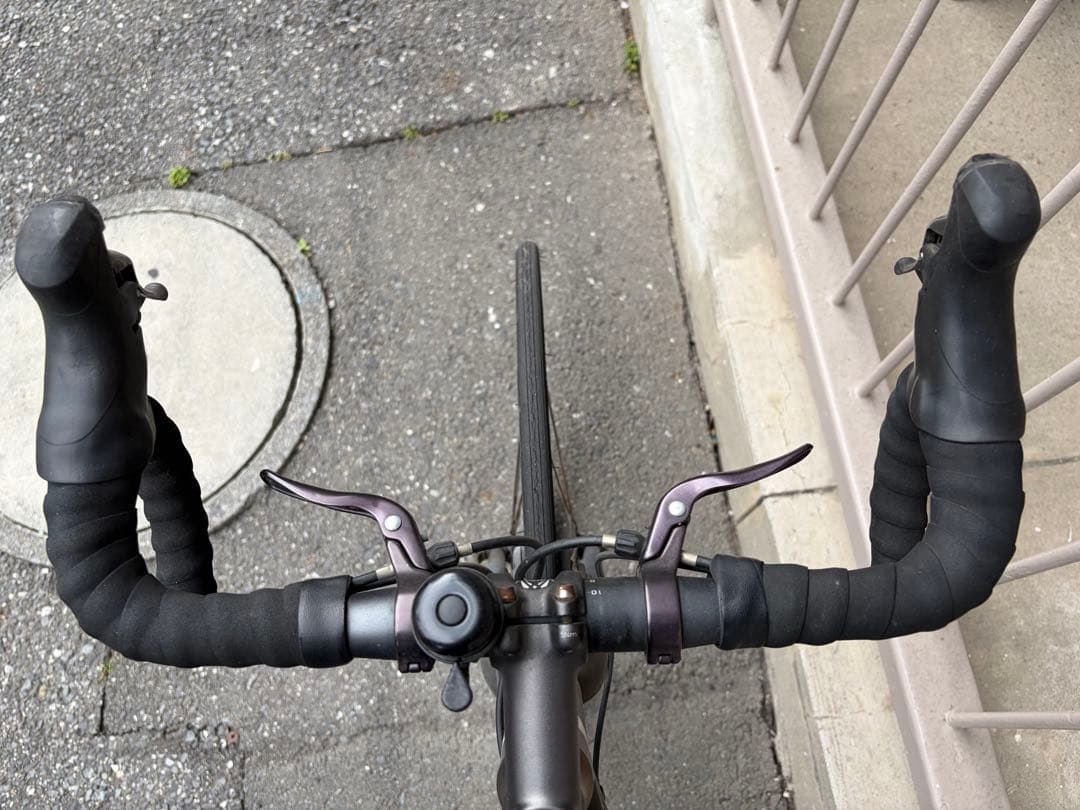 グレー ロードバイク Shimano 105