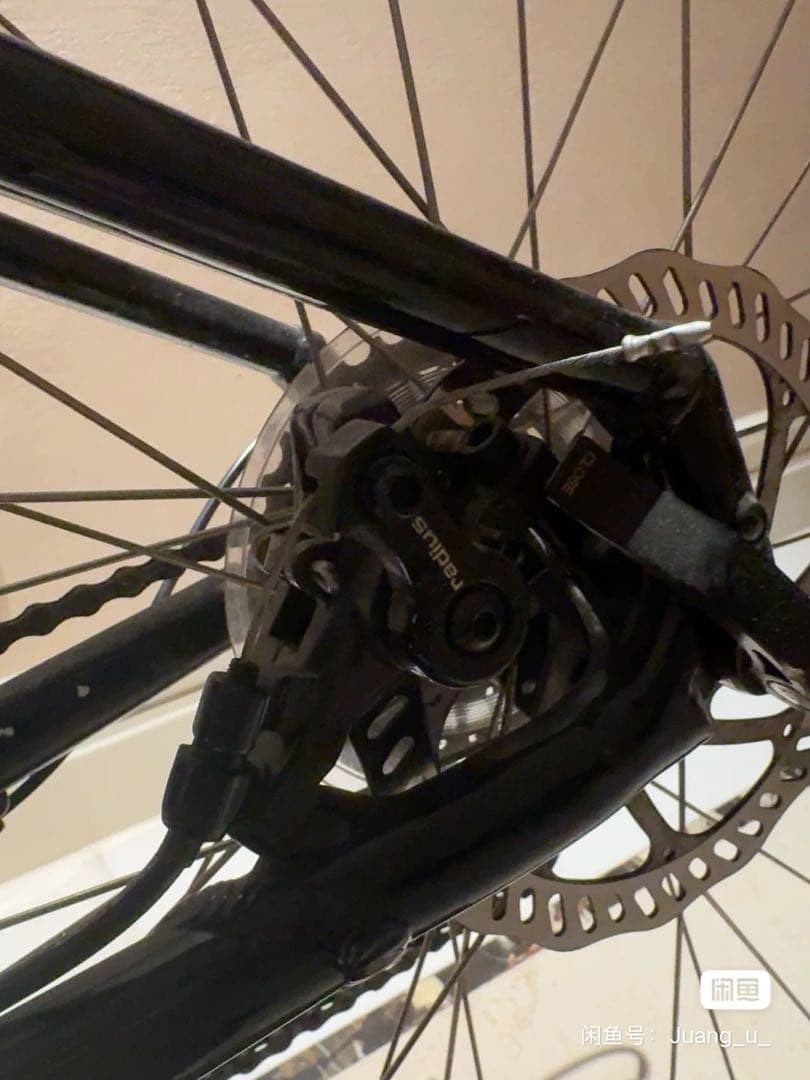SPECIALIZED マウンテンバイク ブラック ヘルメット付き