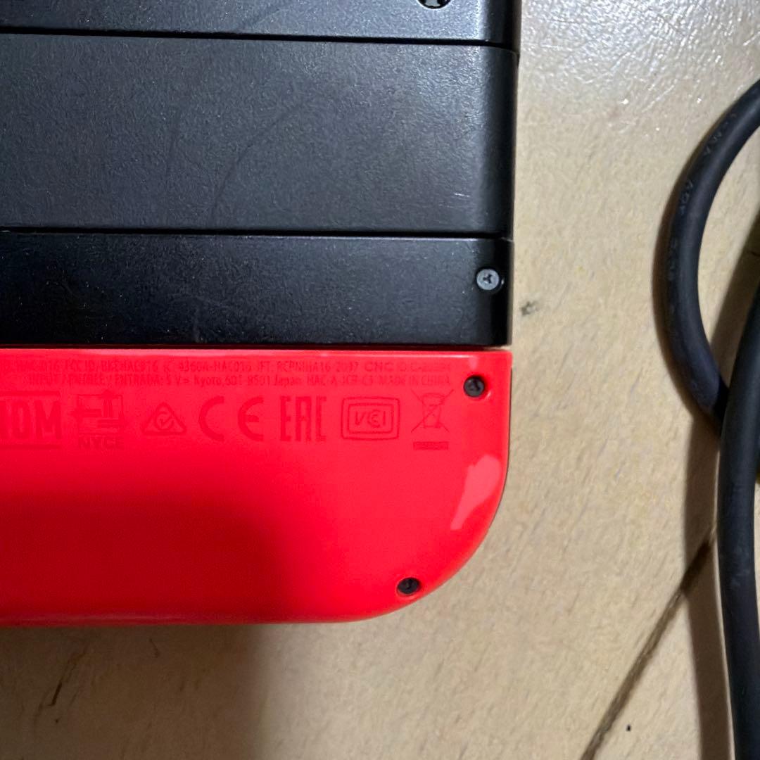 Nintendo Switch 本体 赤と青 Joy-Con 付属品あり