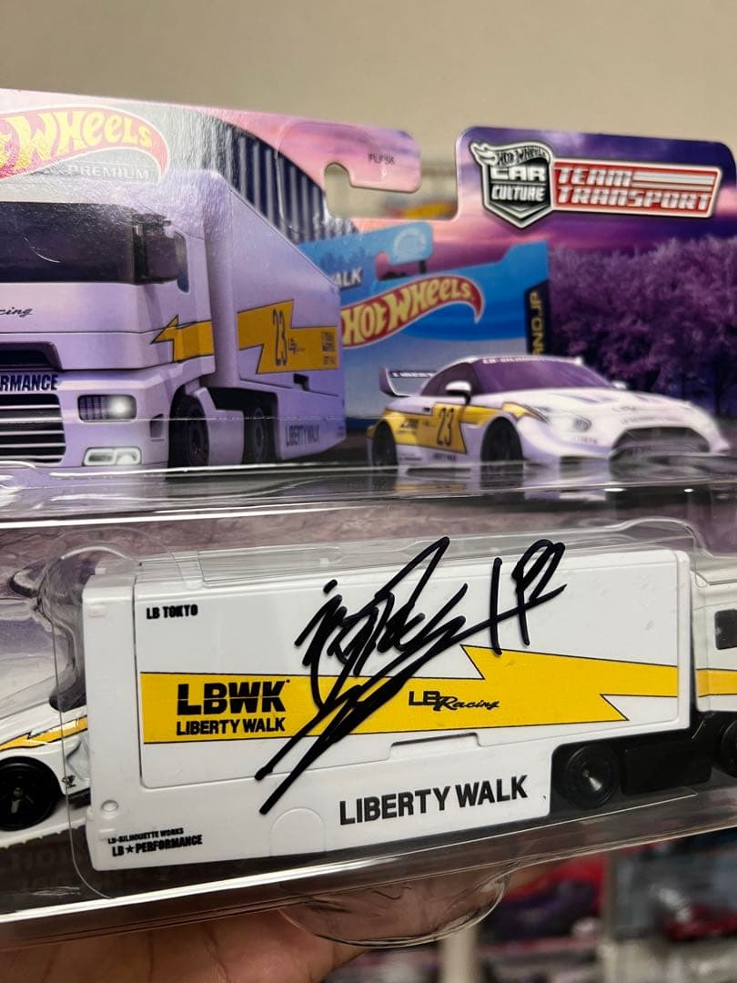 ホットウィール チームトランスポート LIBERTY WALK R35サイン入り